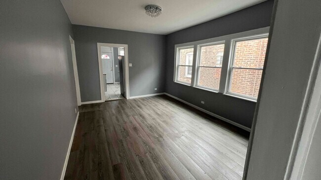 Building Photo - 1425 N Massasoit Ave