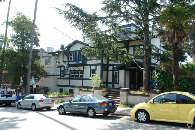 Exterior de Ridge House - Casa Zimbabwe