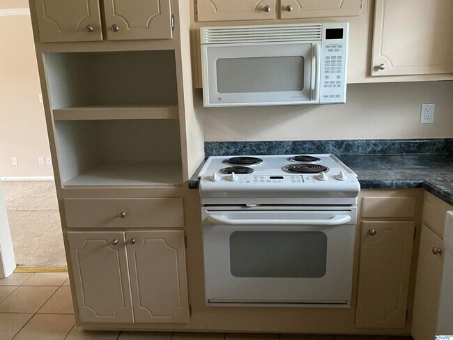 Building Photo - 8206 Willowbrook Cir SE