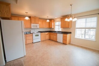 Building Photo - 2513 Corona Ave