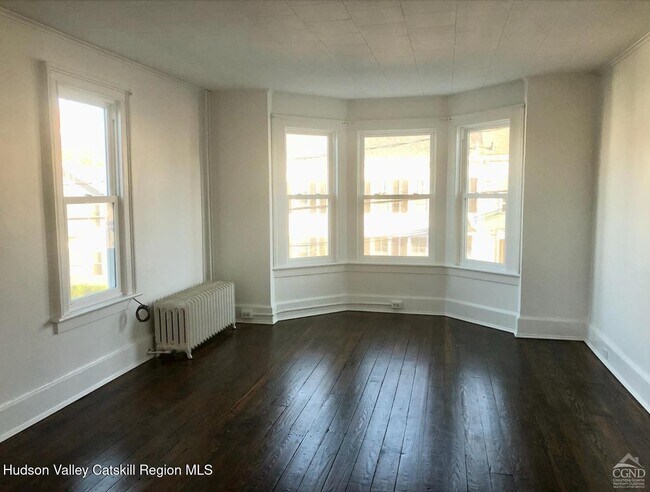 Building Photo - 21 8th St