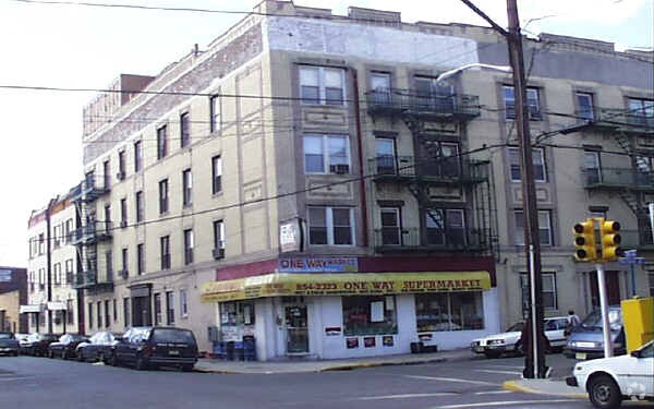 Building Photo - The Astor
