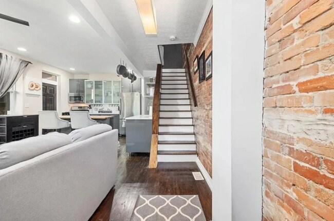 Foto del edificio - *Beautifully Updated & Spacious 3BD/2.5BA ...