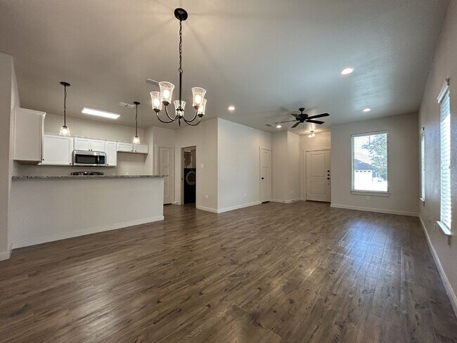 Building Photo - A 2 Bedroom, 2 Bath waiting to be called y...