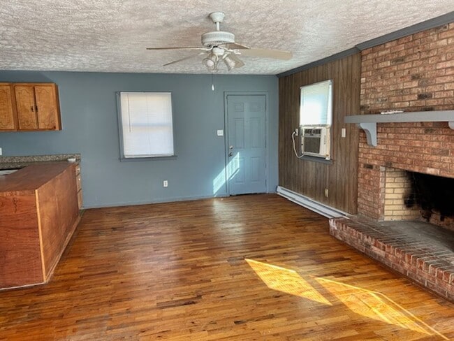 Building Photo - 954 Spruce St