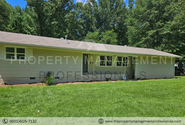 Building Photo - 702 Cooper Rd