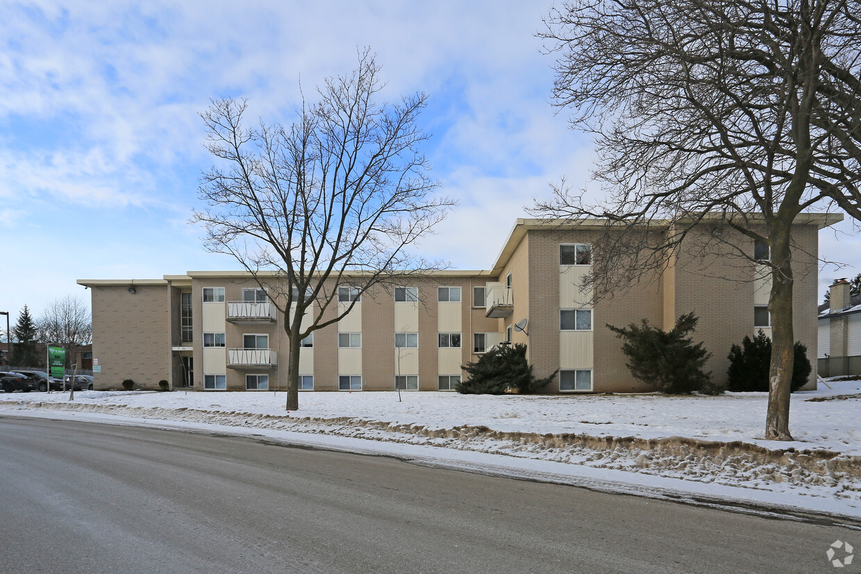 Building Photo - 50 Queenston Dr