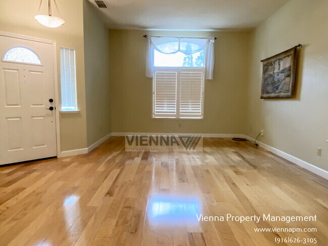 Building Photo - 3615 Amethyst Dr