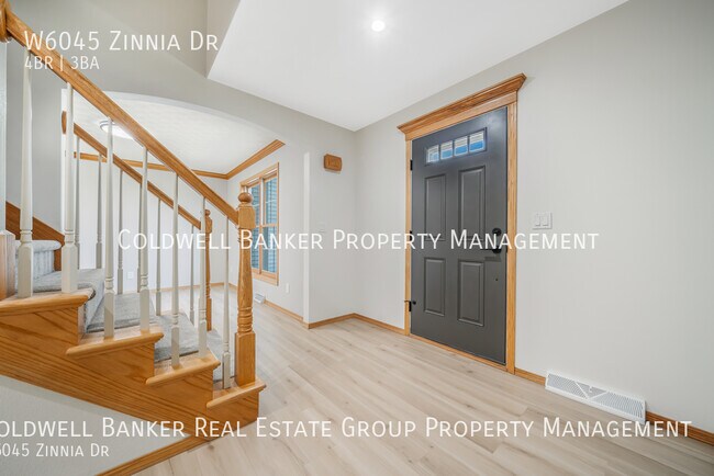 Building Photo - W6045 Zinnia Dr