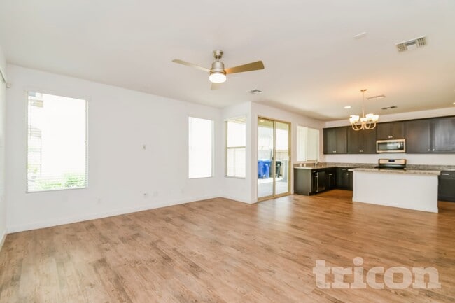 Building Photo - 4761 S Mole