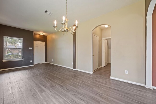 Building Photo - 1106 Vernage Rd