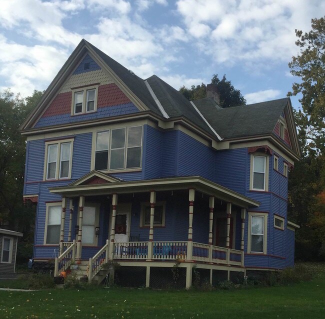 Foto del edificio - 305 N Lowell Ave