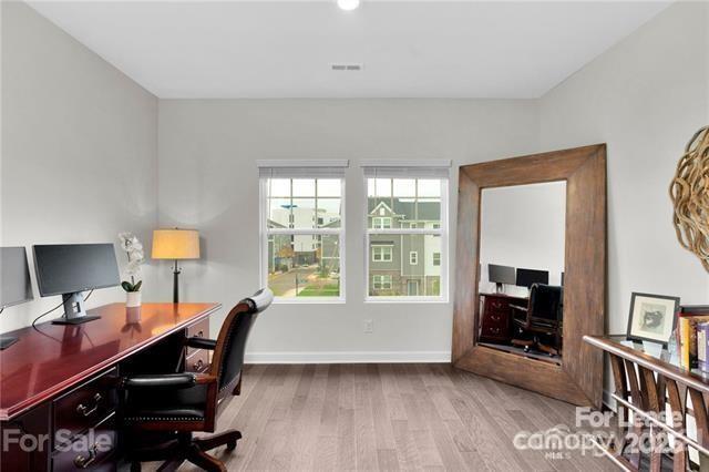 Building Photo - 2410 Arbor Loop Dr