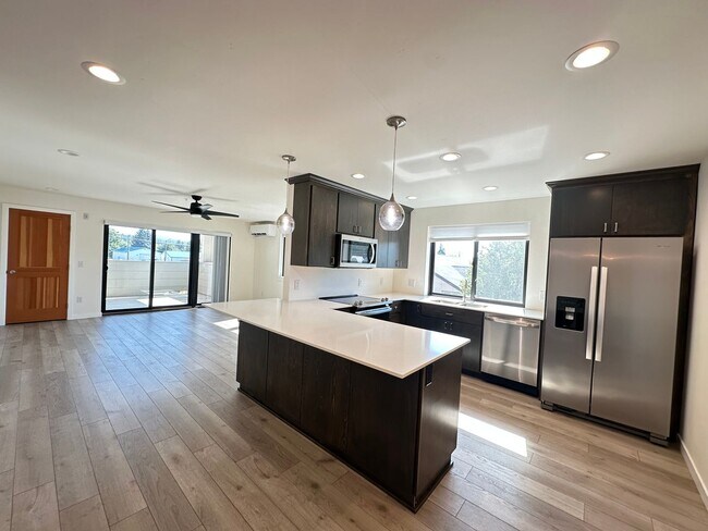 Building Photo - 1502 N 3rd St