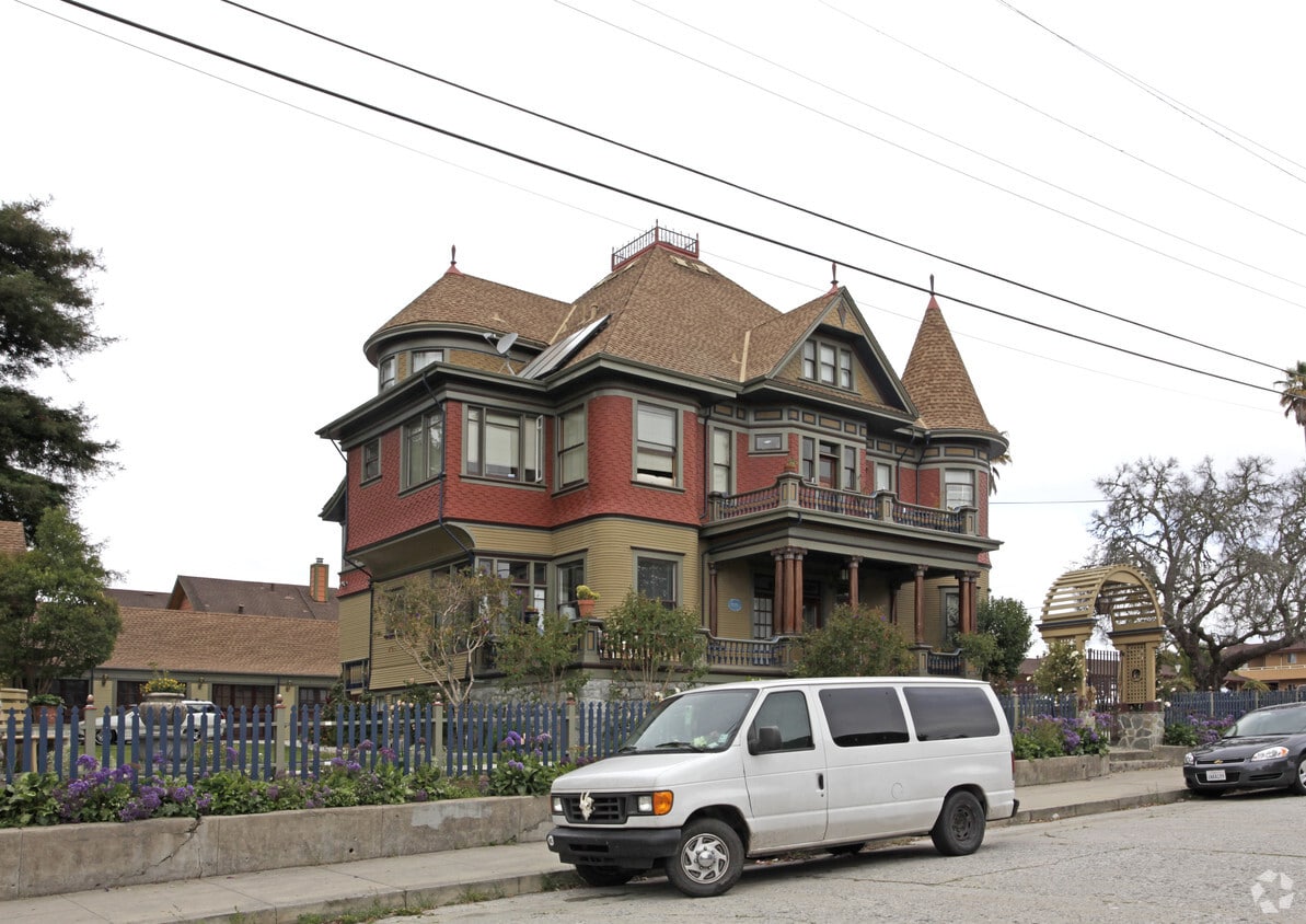 Primary Photo - 417 Cliff St