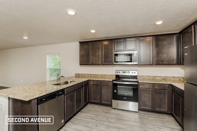 Foto del edificio - 3399 Lakeland Ave