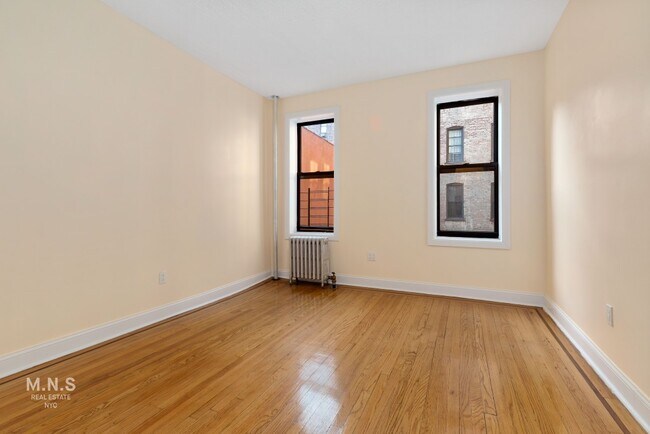 Foto del edificio - 135 Clarkson Ave