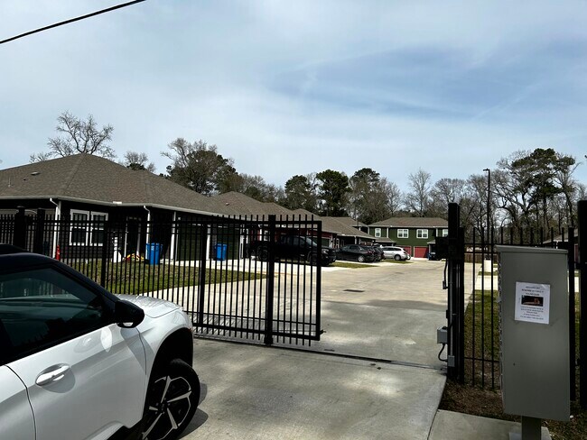 Building Photo - 21379 W Wallis Dr