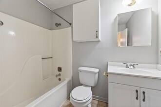 Building Photo - 16106 Barbarossa Dr