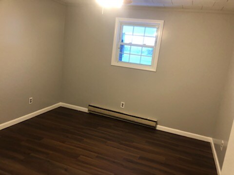 Foto principal - 787 E Walnut St