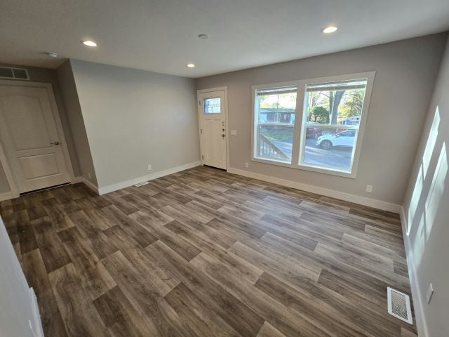 Building Photo - 302 Louva Ln