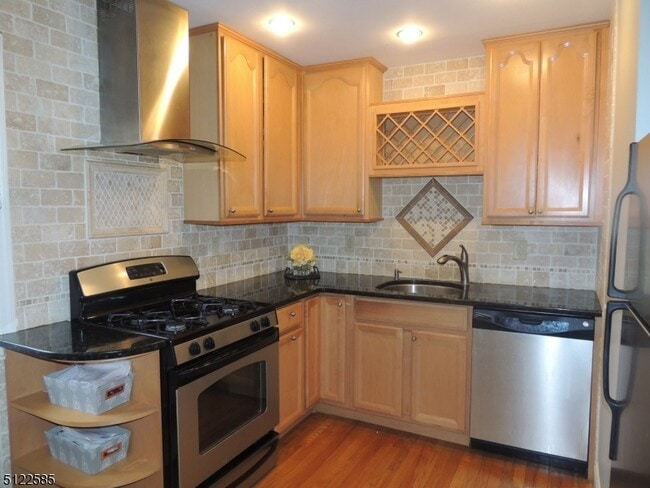 Foto del edificio - 201 Pitney Pl