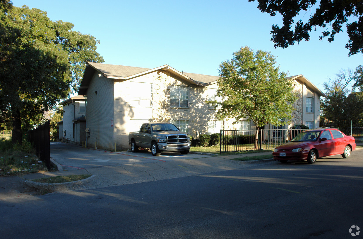 Building Photo - Normandy Place Apartments