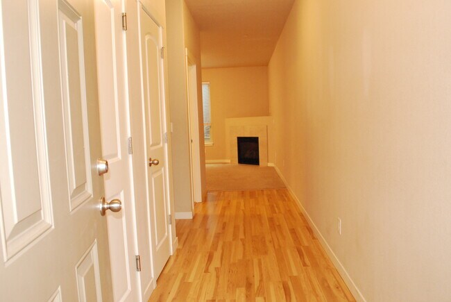 Entrance Hall - 3138 NW 47th Dr