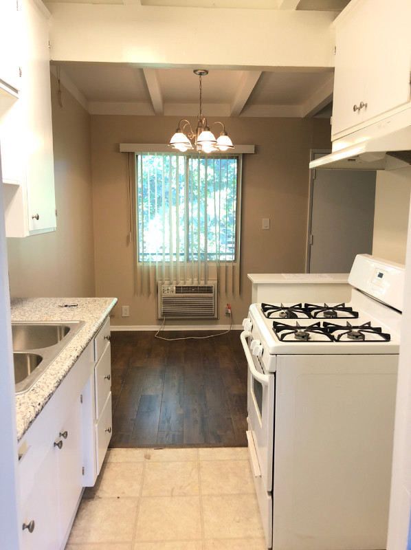 Kitchen - 6121 Whitsett Ave