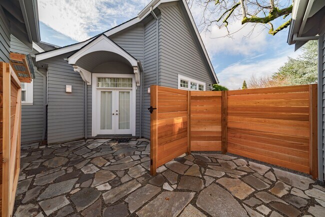 Foto del edificio - Knott House