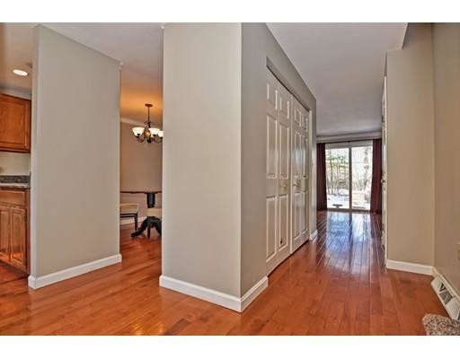 Foto del edificio - 69 Stone Ridge Rd