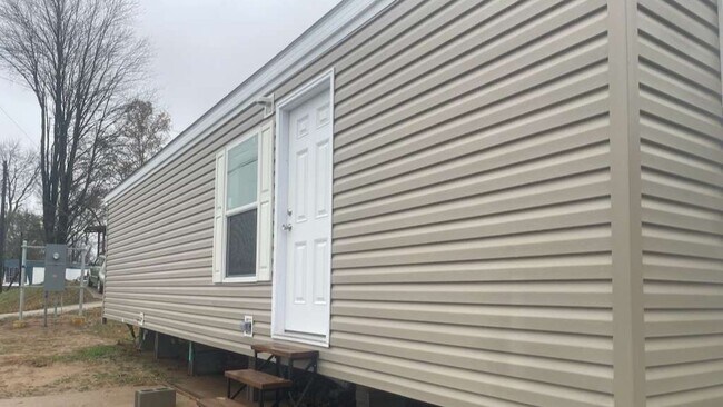 Foto del edificio - 22 Eastview Dr