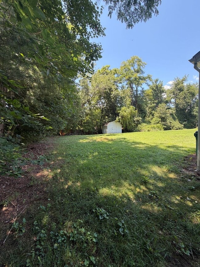 Building Photo - Convenient Blacksburg Duplex Close to VT