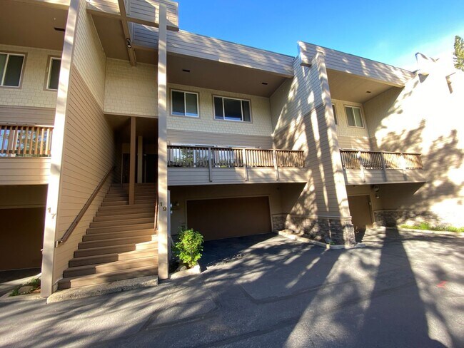 Foto del edificio - 3 Bedroom Condo - Walk to Burnt Cedar Beach!