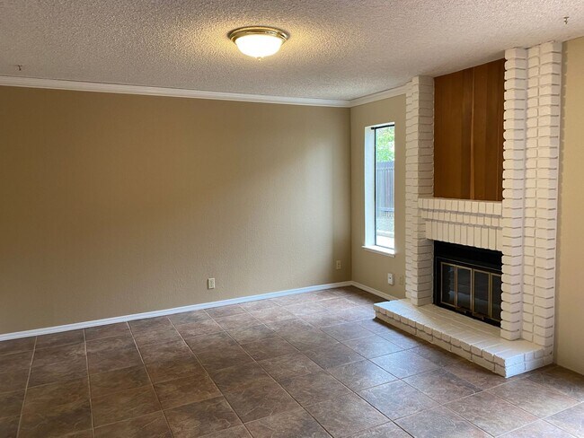 Building Photo - Benicia Southampton Single Family Home