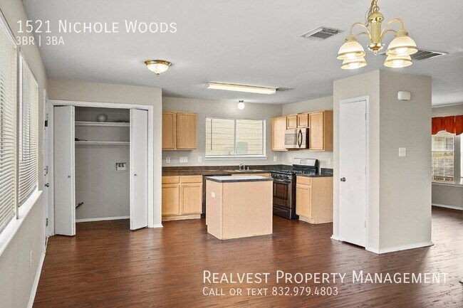 Foto del edificio - 1521 Nichole Woods Dr