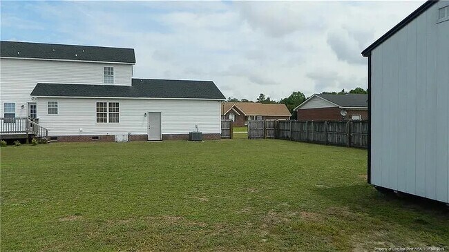 Foto del edificio - 122 Mosswood Dr