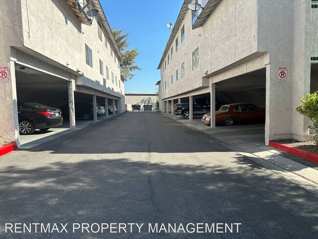 Foto del edificio - 2 br, 2.5 bath House - 2470 OLD FORGE LANE...