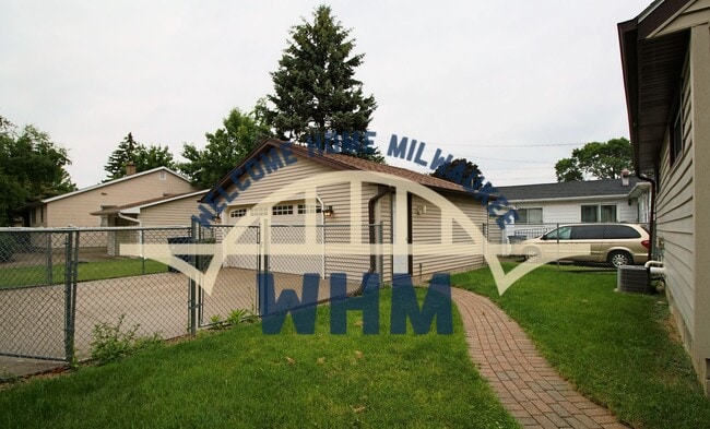 Foto del edificio - 3847 N 93rd St
