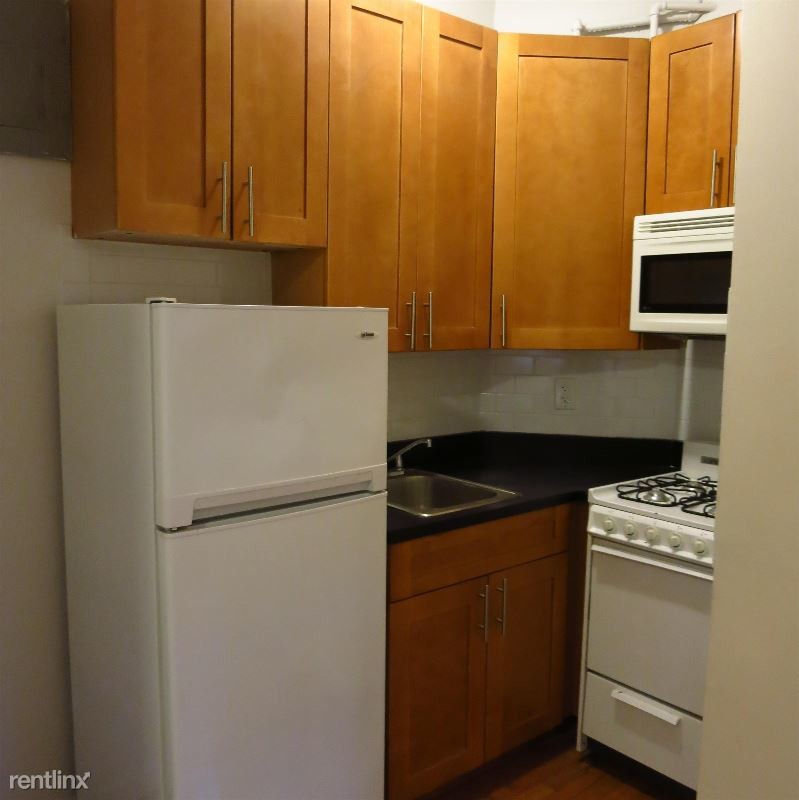 Building Photo - 3 E 82nd St