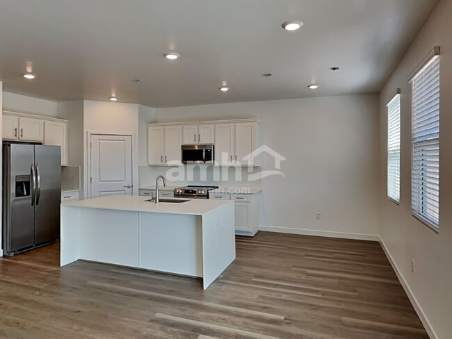 Foto del edificio - 9629 E Friedel Dr