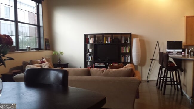 Foto del edificio - 376 Nelson St SW