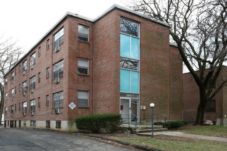 Foto principal - 603 Farmington Ave