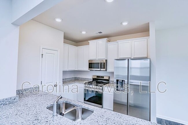 Building Photo - 18 Apricot Ln