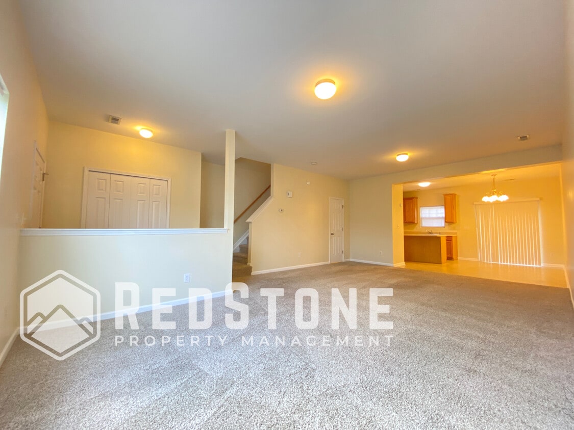 7206 Olmstead Dr, Burlington, NC 27215 Townhome Rentals in Burlington NC