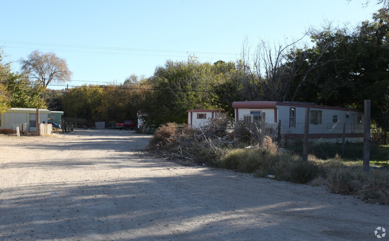 Primary Photo - 10825 Thunder Rd