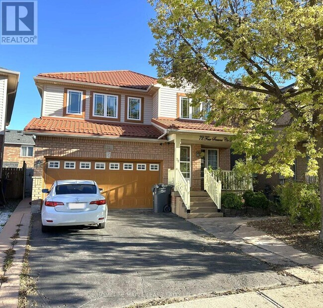 Photo du bâtiment - 72 Four Seasons Cir