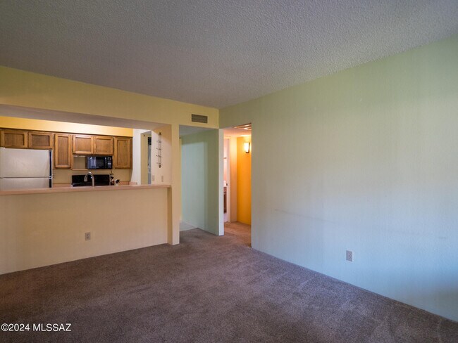 Foto del edificio - 7664 E 22nd St