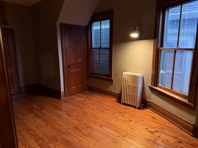 Bedroom 1 - 64 Cottage St