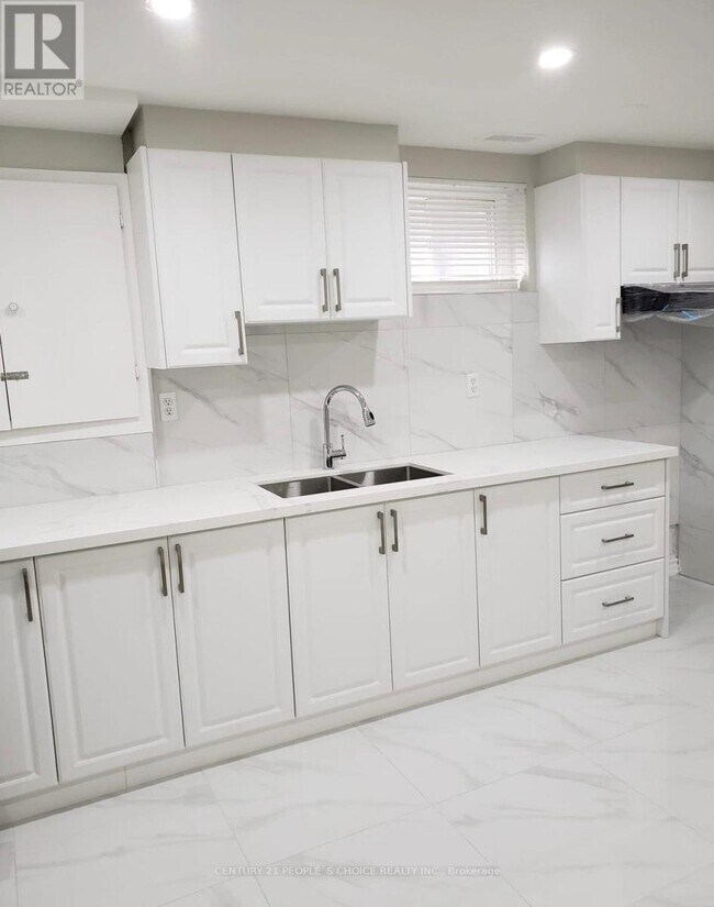 Building Photo - 147 Bruce Beer Dr